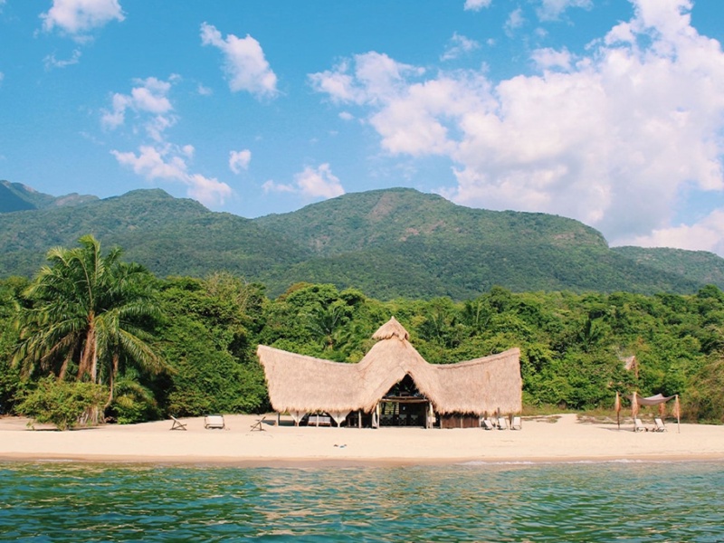 Mahale Mountains Chimpanzee Trekking Safari – 4 Days